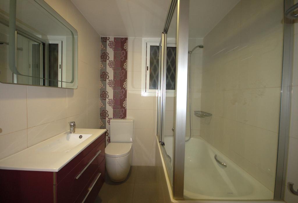 Lets Holidays Centric Apartment In Барселона Стая снимка